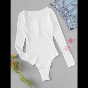❌SOLD❌White Long Sleeved Ribbed Bodysuit